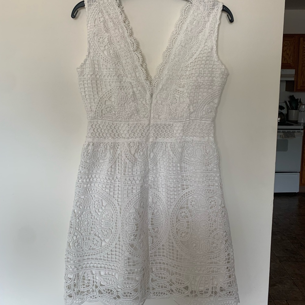 White v-neck lace dress